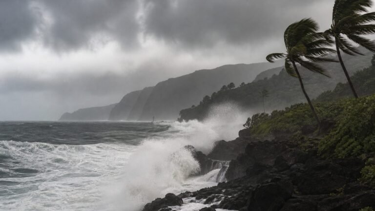 wp-5005-kauai-hurricane-warning.jpg